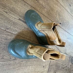 Vans Kids Cold Weather Durable Green and Tan Boots Size 1